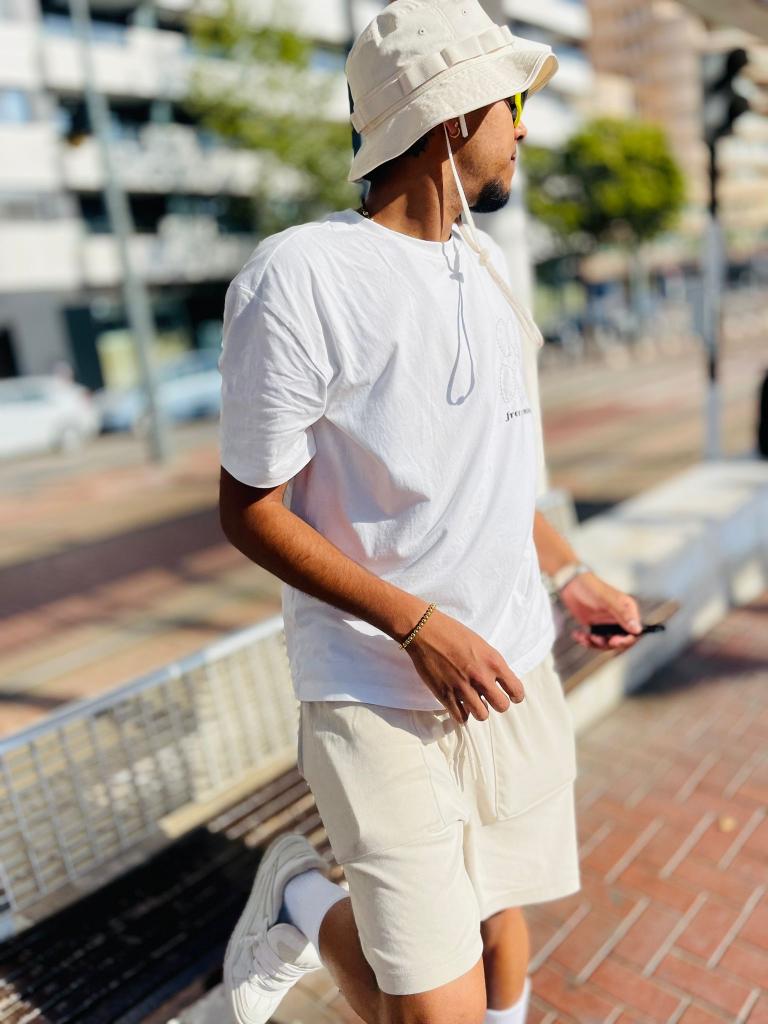 Chico busca chica en Sevilla: 