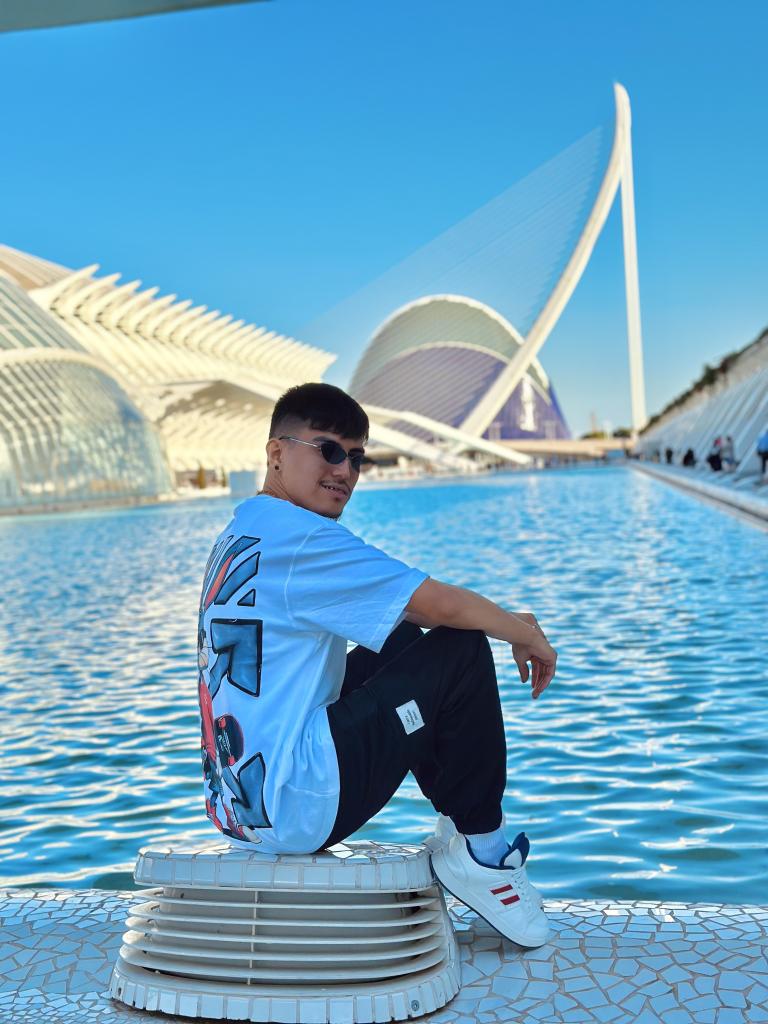 662089415: Chico busca chica en Valencia