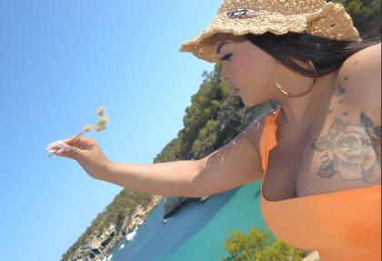 692037921: Travesti en Barcelona