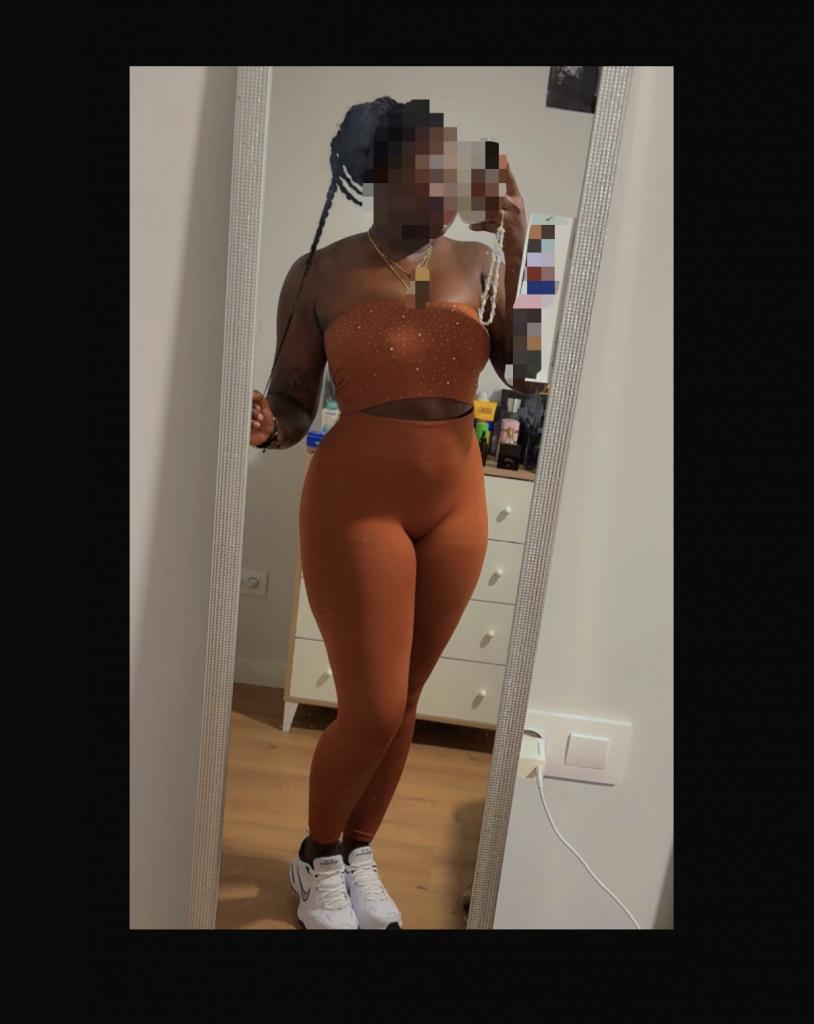 614737034: Chica busca chico en La Coruña