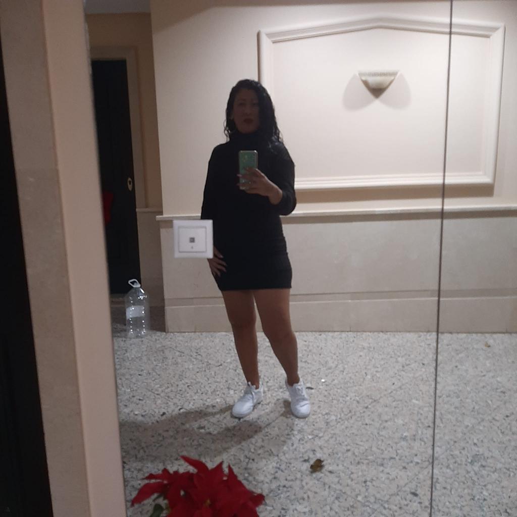 666796240: Chica busca chico en Málaga