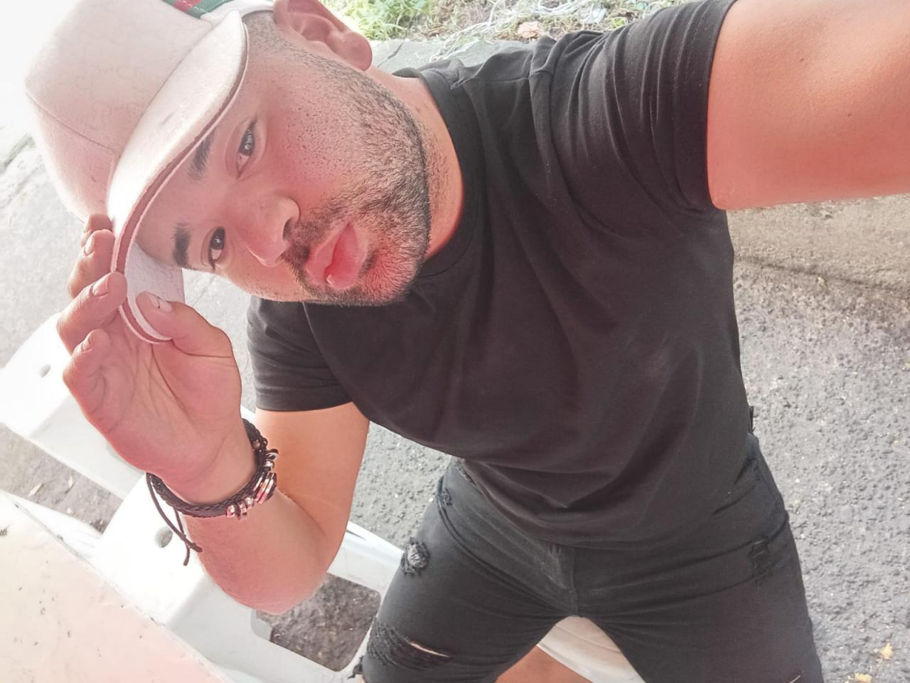 605873852: Chico busca chica en Tenerife