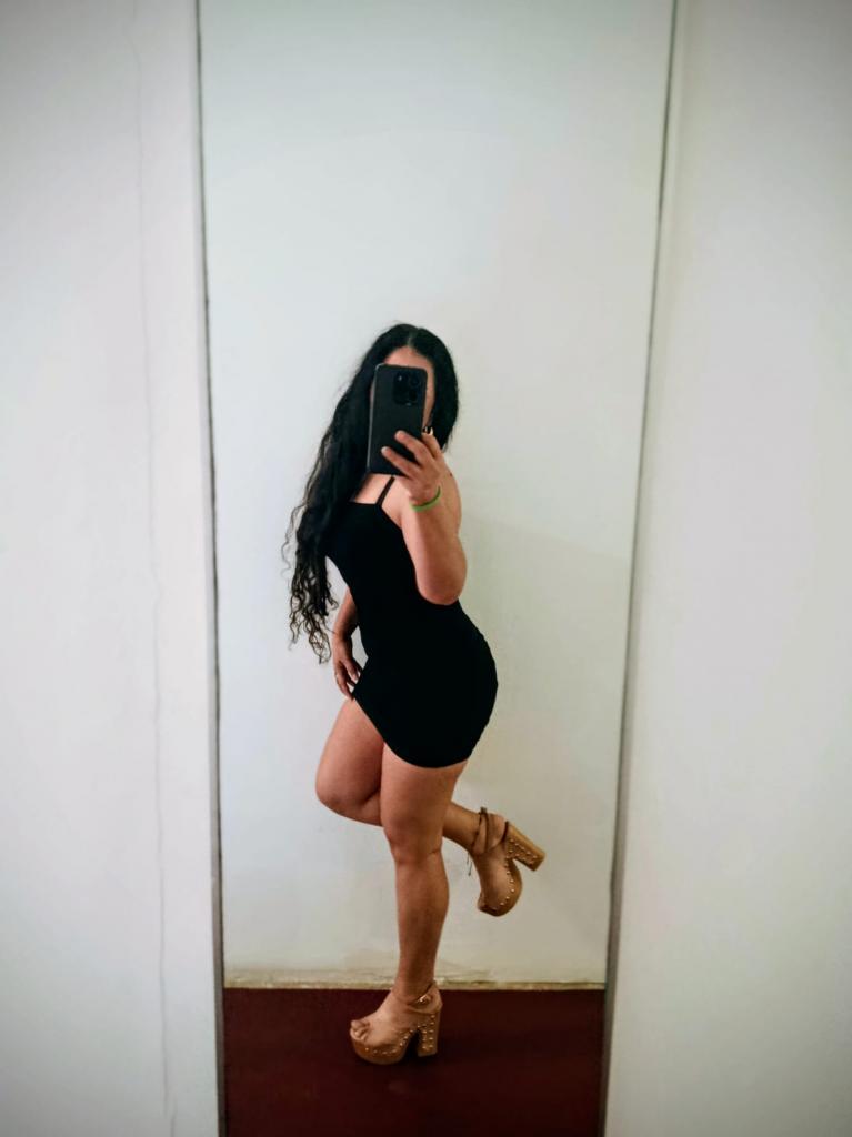 644824799: Chica busca chico en Sevilla