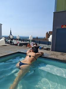 604230306: Chica busca chico en Madrid