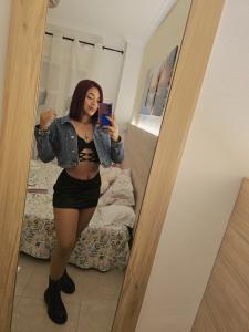 641935073: Chica busca chico en Sevilla