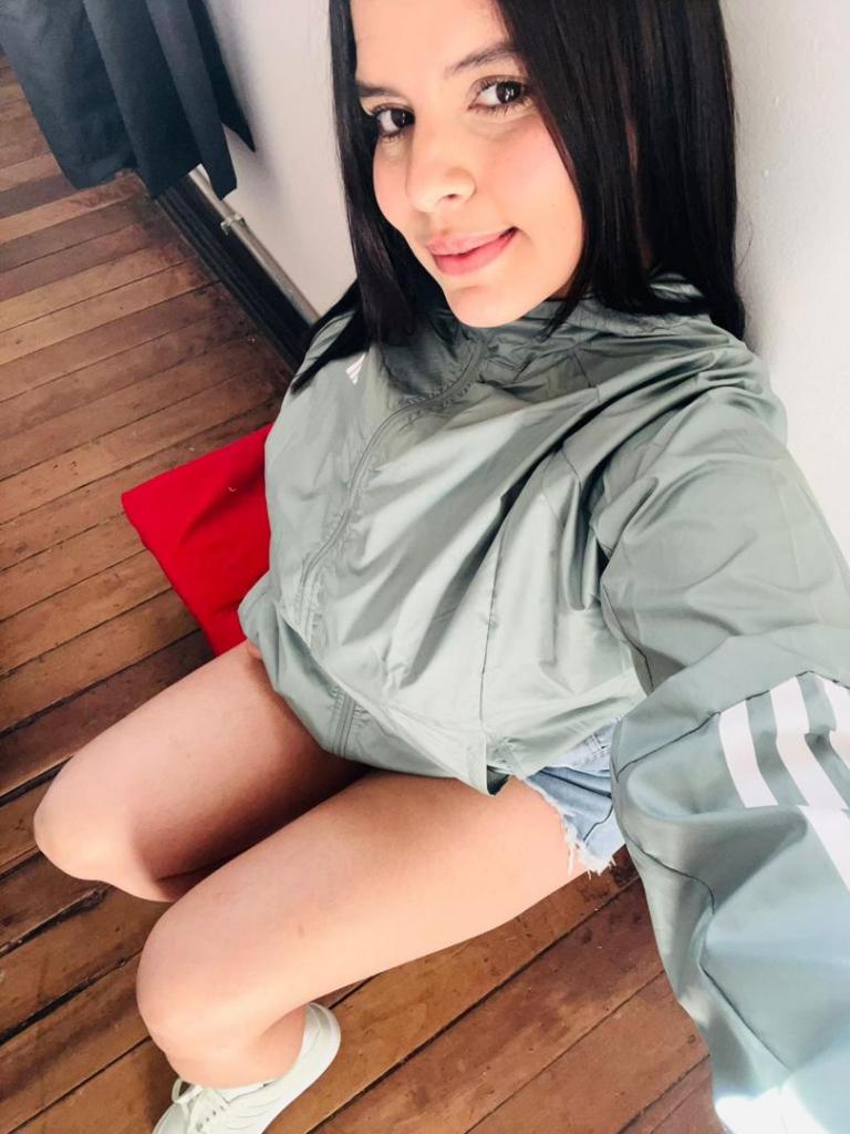 611352096: Chica busca chico en Sevilla