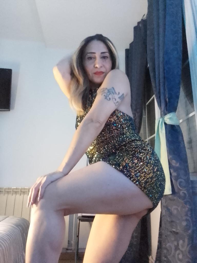 666459493: Chica busca chico en Barcelona