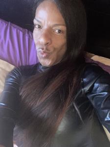 663353414: Transexual en León