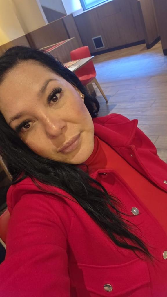 654757684: Chica busca chico en Ibiza