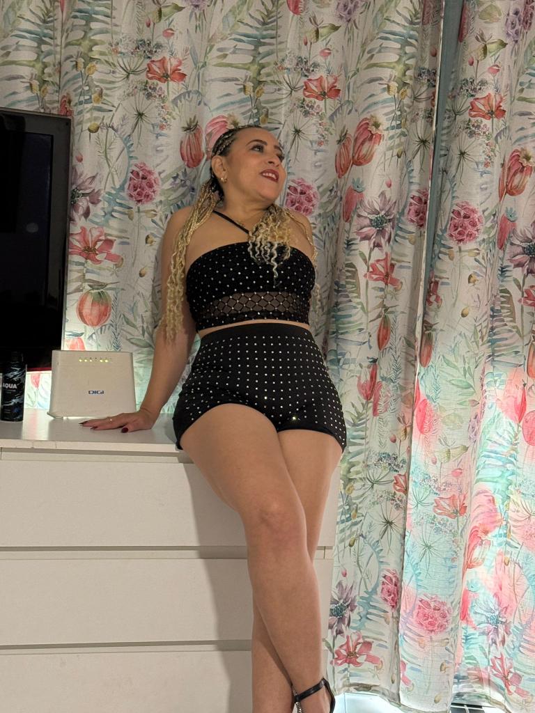 Chica busca chico en Murcia: Chica busca chico