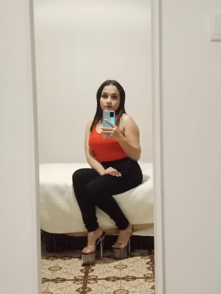 Chica busca chico en Huelva: 