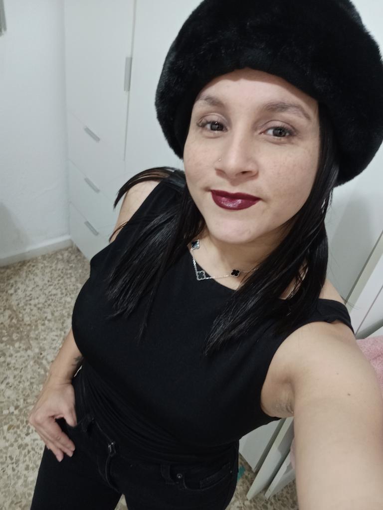667795050: Chica busca chico en Huelva