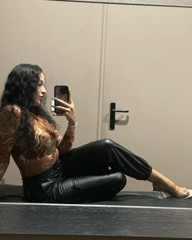 607428335: Chica busca chico en Madrid