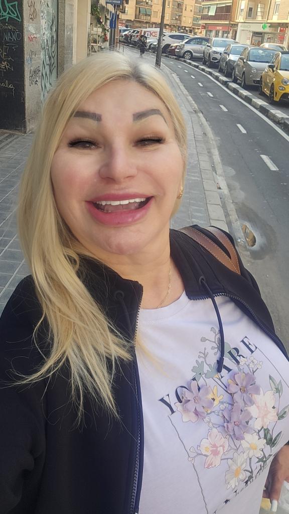 661311140: Chica busca chico en Madrid