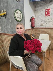 661311140: Chica busca chico en Madrid