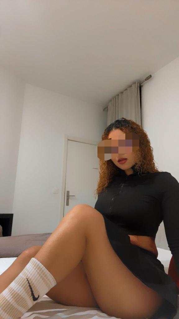 Chica busca chico en Cádiz: 