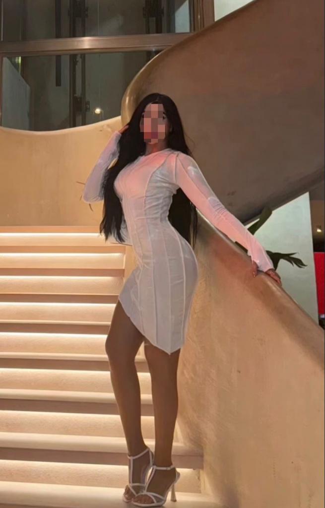 667734716: Chica busca chico en Lérida