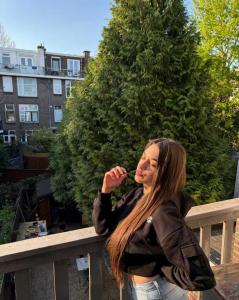 666784782: Chica busca chico en Barcelona