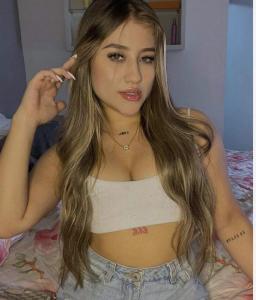 632957942: Chica busca chico en Sevilla
