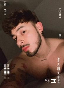 672044911: Chico busca chica en Valencia