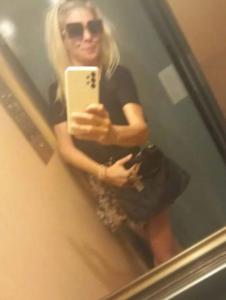 610770949: Chica busca chico en Málaga