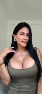 611059435: Chica busca chico en Barcelona