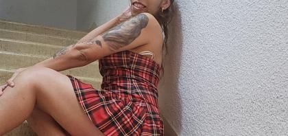 677334572: Chica busca chico en Madrid
