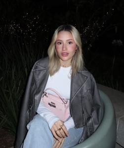 664713803: Chica busca chico en Alicante