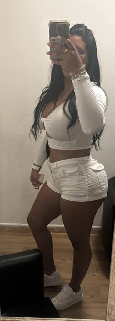 Chica busca chico en Valencia: Chica busca chico