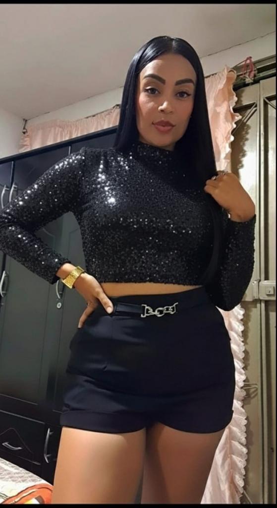 631028761: Chica busca chico en Zaragoza