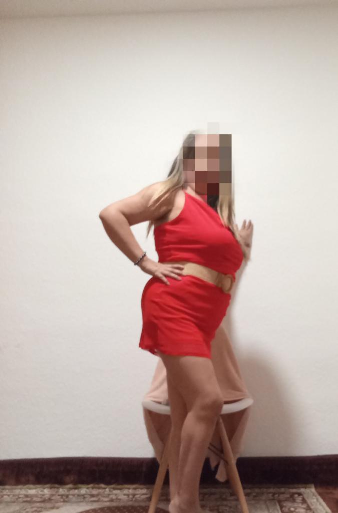 695725686: Chica busca chico en Murcia
