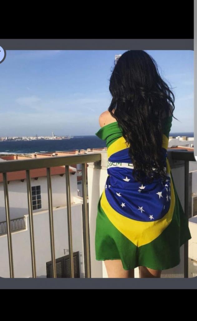 692866260: Chica busca chico en Sevilla