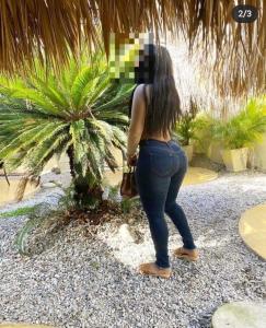 631872299: Chica busca chico en Barcelona