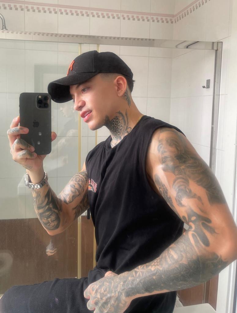 631044024: Chico busca chica en Valencia