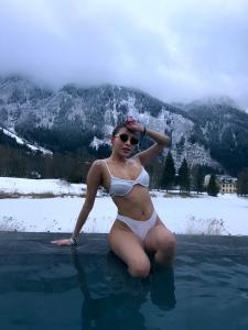 664780683: Chica busca chico en Madrid