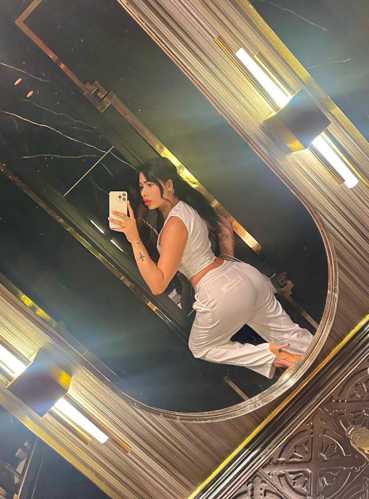 674970493: Chica busca chico en Málaga