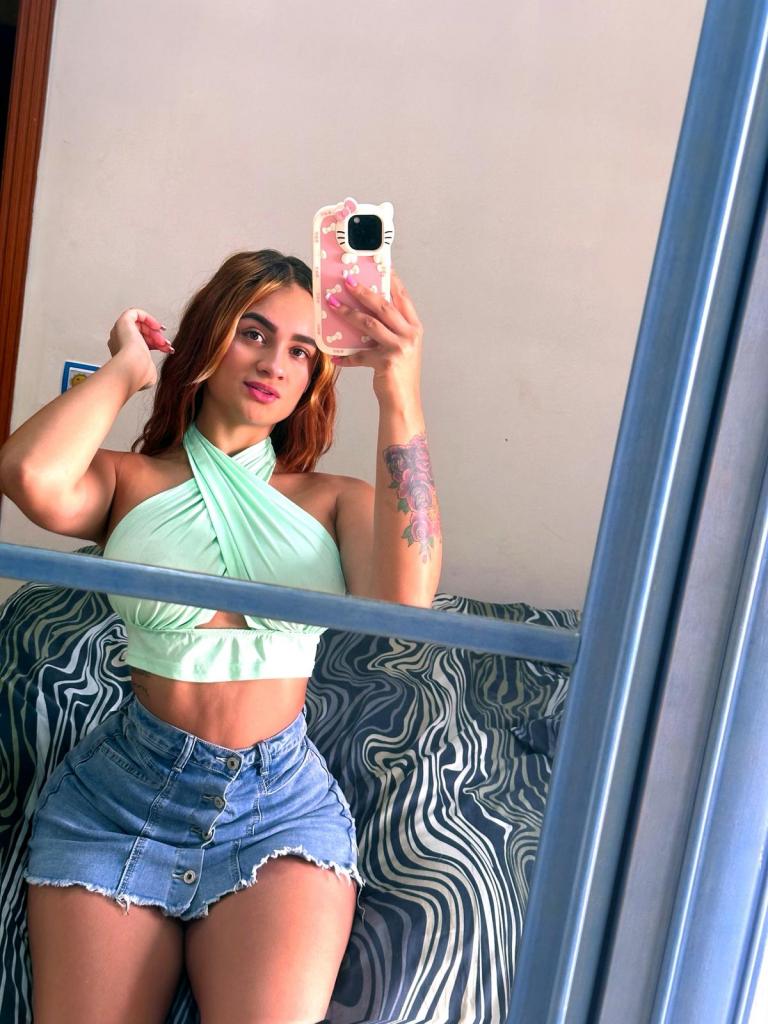 617739135: Chica busca chico en Cádiz