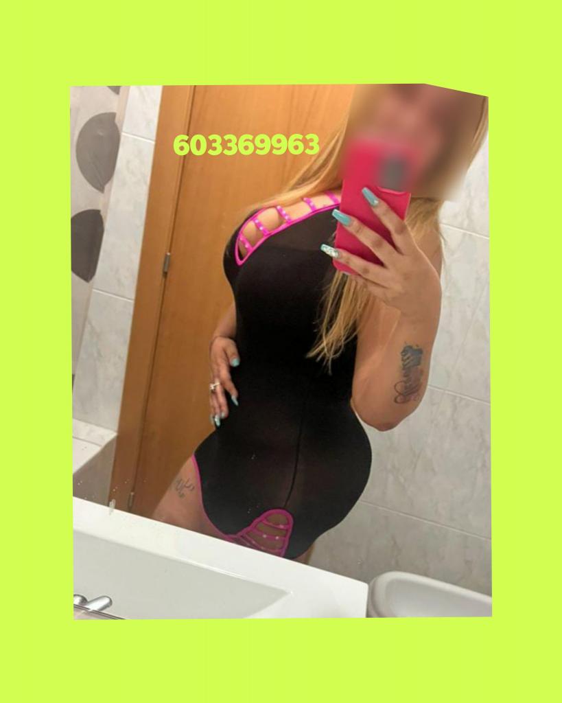 631379748: Chica busca chico en Barcelona