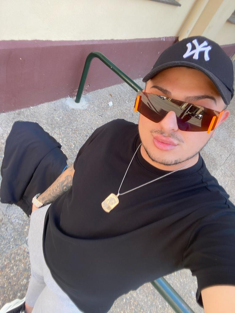 Chico busca chica en Cádiz: 