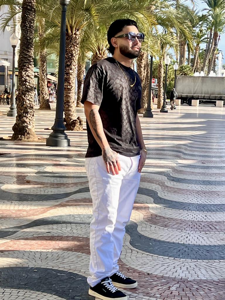 653578277: Chico busca chica en Alicante