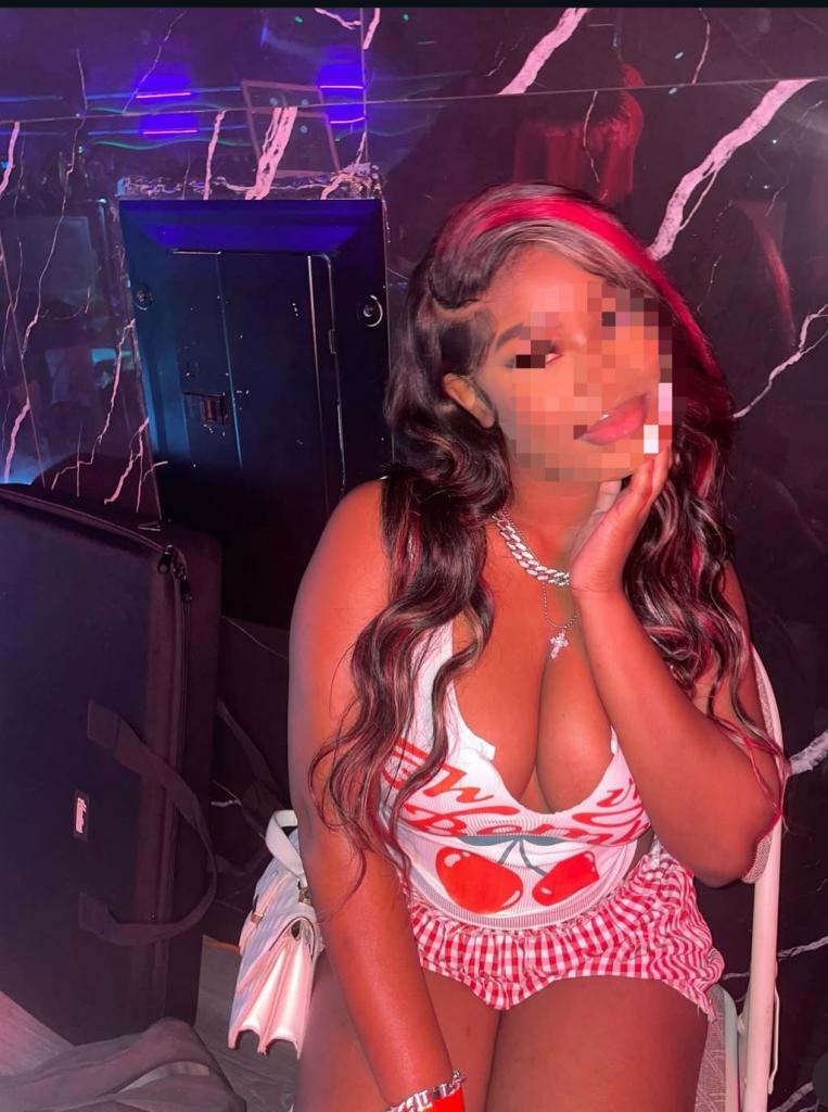 633082079: Chica busca chico en Pontevedra