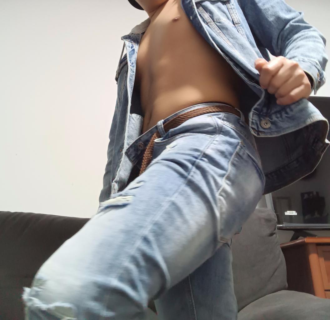 678786043: Chico busca chica en Granada