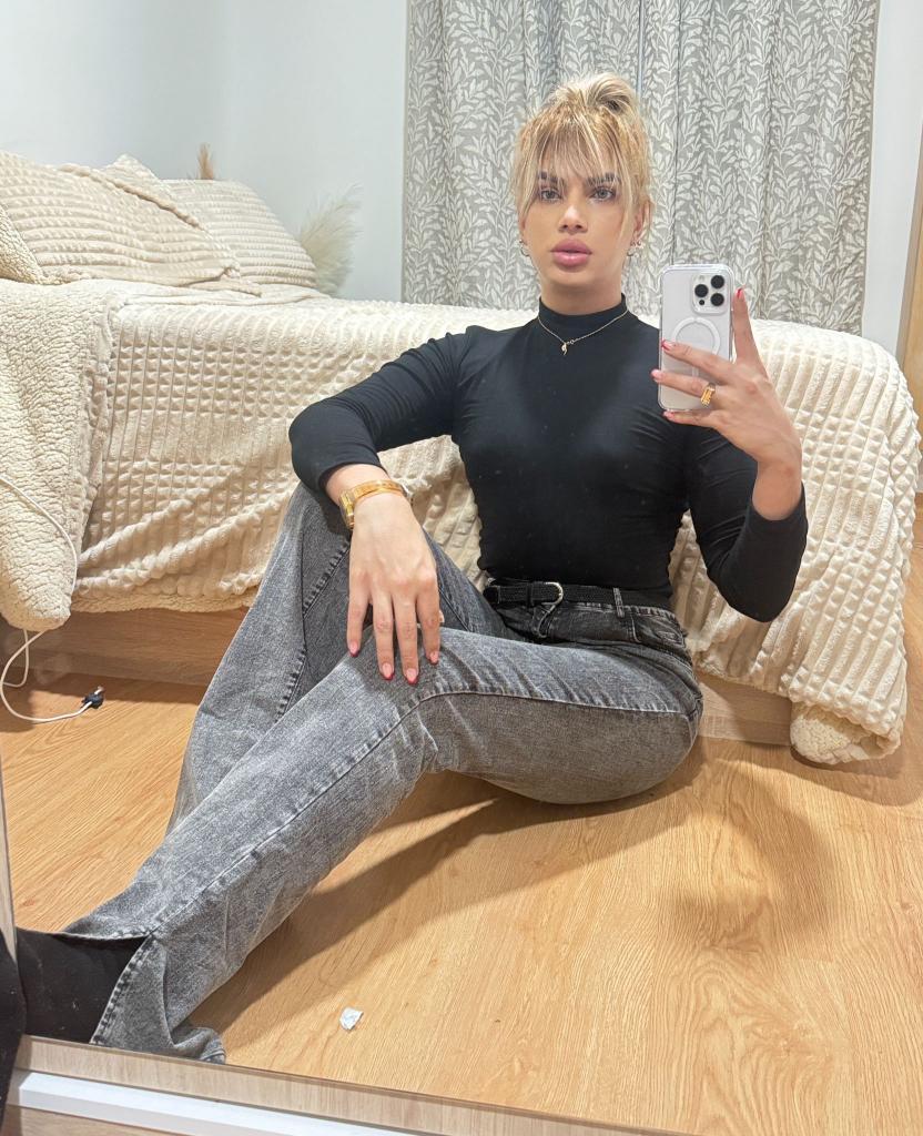 607212118: Travesti en Cádiz