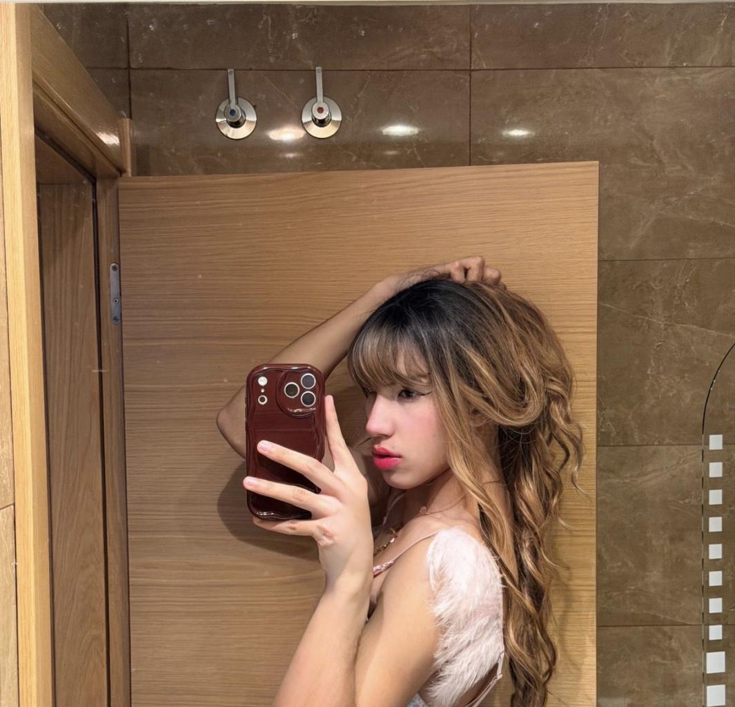 627421704: Transexual en León