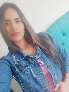 667873306: Chica busca chico en Madrid