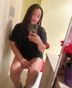 612261026: Chica busca chico en Barcelona