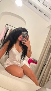 611268382: Chica busca chico en Sevilla