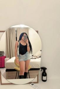 611268382: Chica busca chico en Sevilla