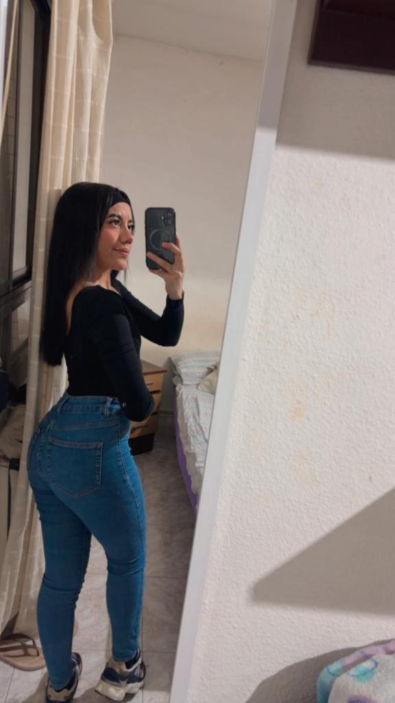 Chica busca chico en Ibiza: 