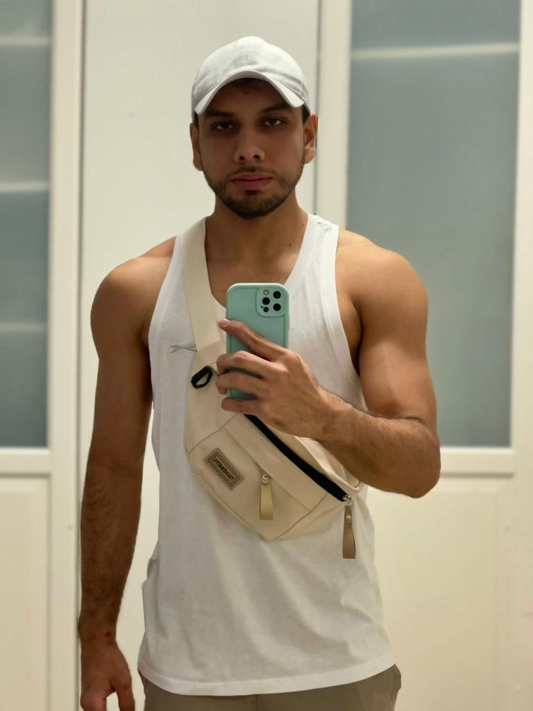 641731843: Chico busca chica en Málaga